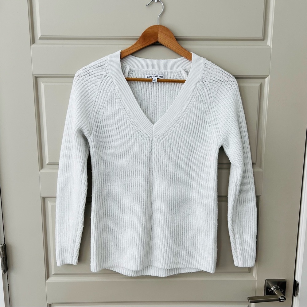 Elizabeth & James size XS (US 2) white plain V neck sweater